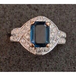 14K HGE LIND blue emerald cut cubic zirconia ring w/CZ encrusted band. SZ 5 VTG